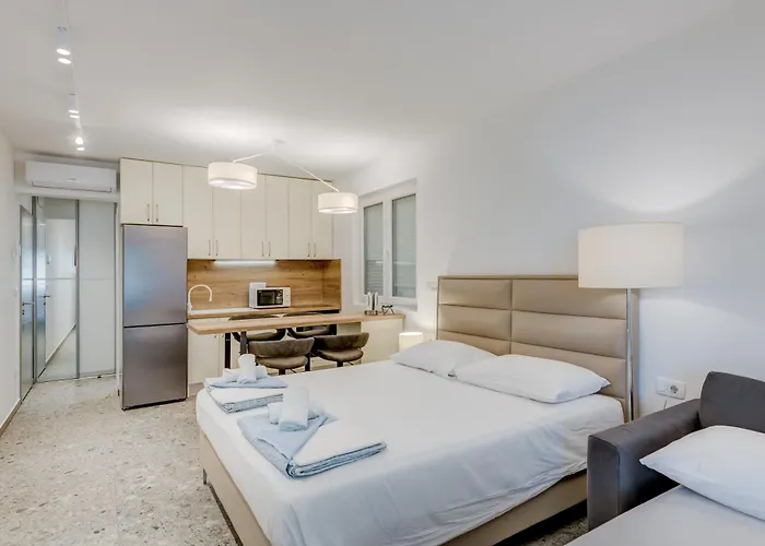 Deluxe Seaview Kennedy Ii Apartment Mimice