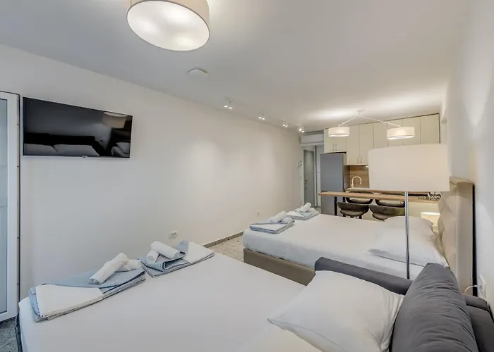 Deluxe Seaview Kennedy Ii Apartment