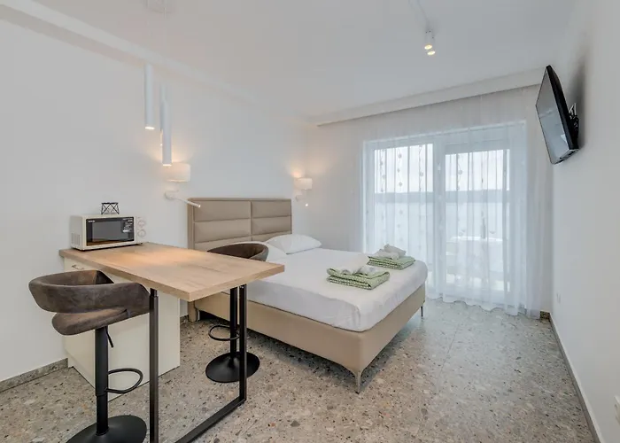 Deluxe Seaview Kennedy Ii Apartment
