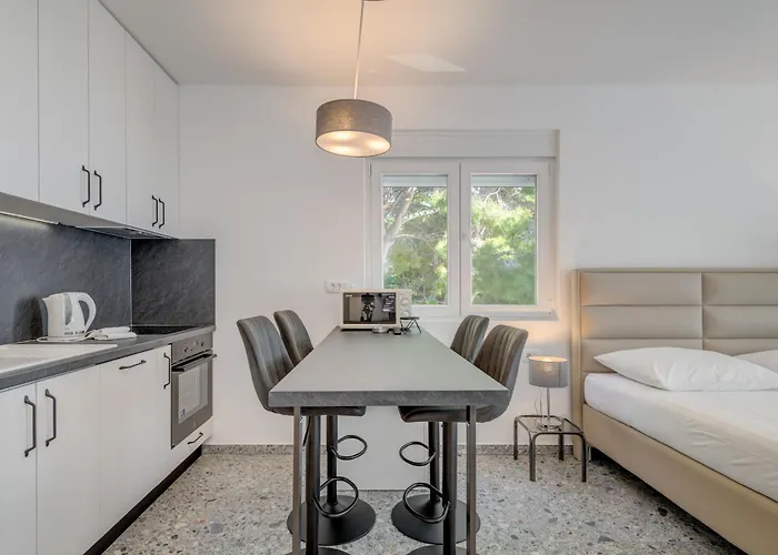 Apartment Deluxe Seaview Kennedy Ii Mimice