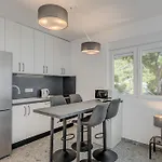 Deluxe Seaview Kennedy Ii Apartman