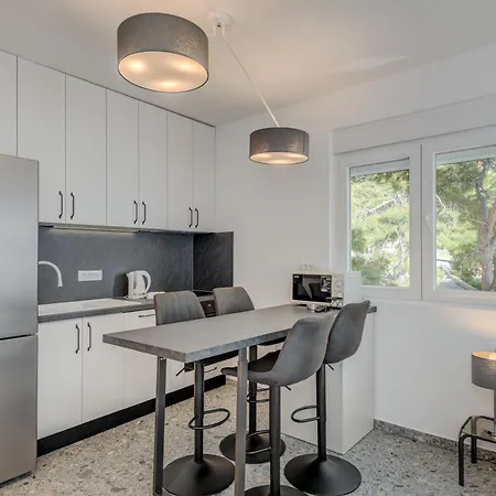 Deluxe Seaview Kennedy Ii Apartman